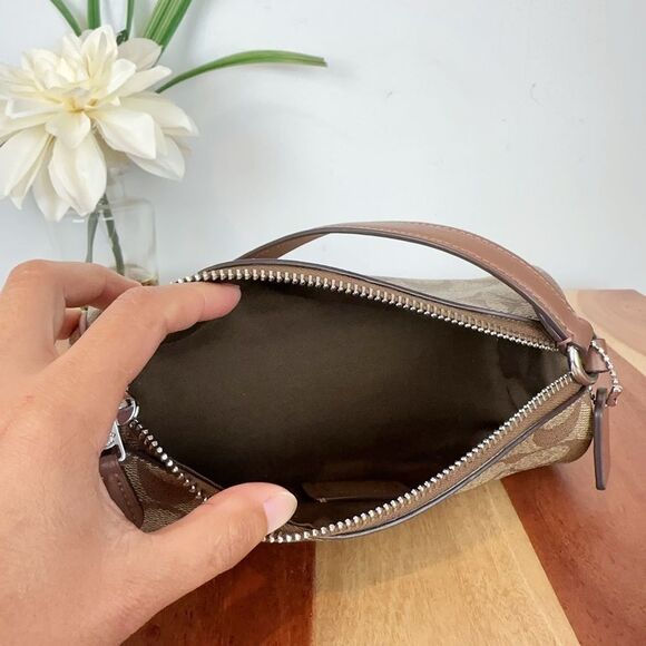 NWT Coach Nolita Barrel Bag In Signature Canvas - Picture 6 of 8